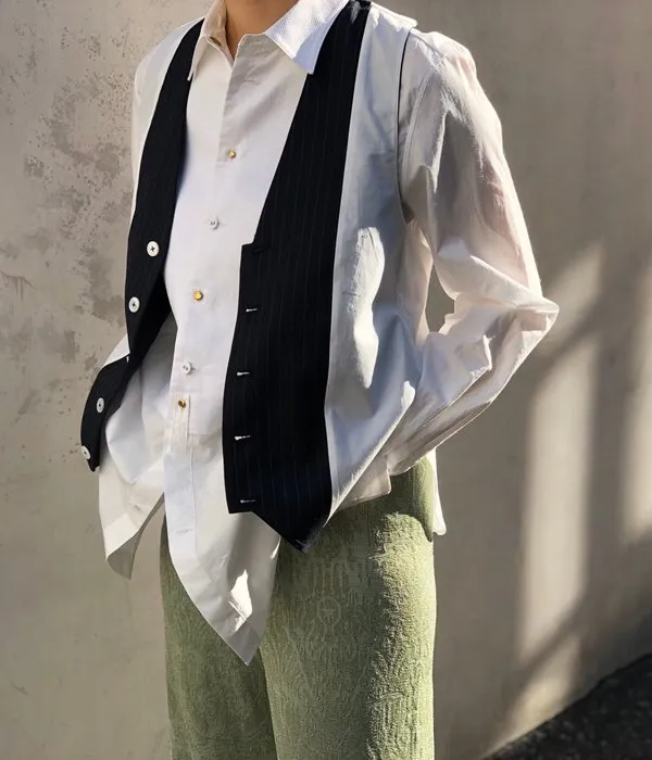 FUMIKA_UCHIDA/PIN STRIPE BACKLESS WAISTCOATS(NAVY)