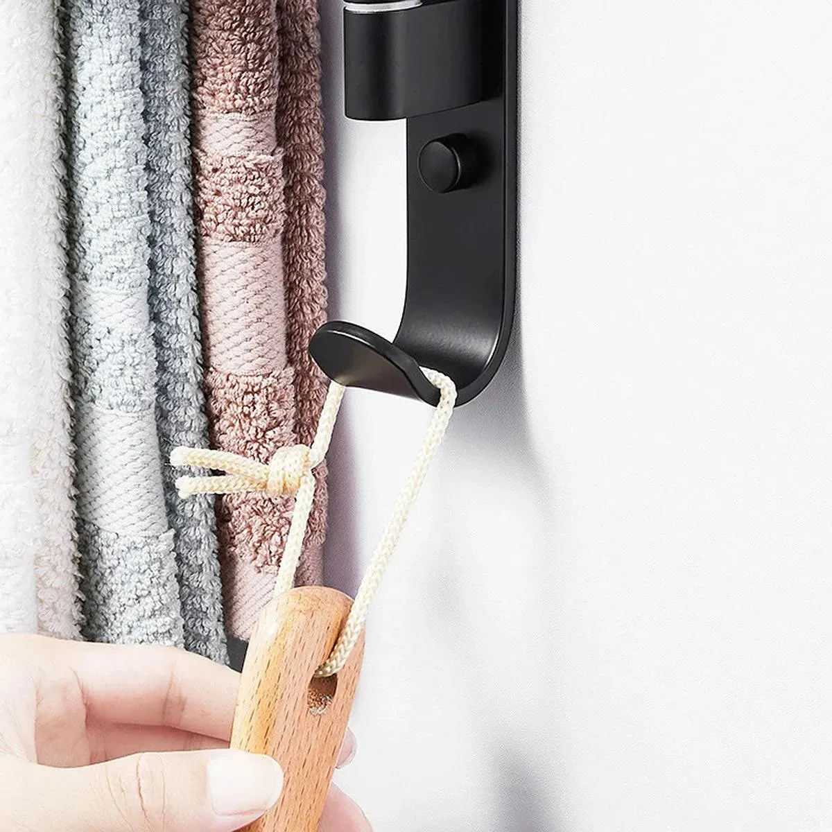Wall-Mounted Rotating Towel Rack