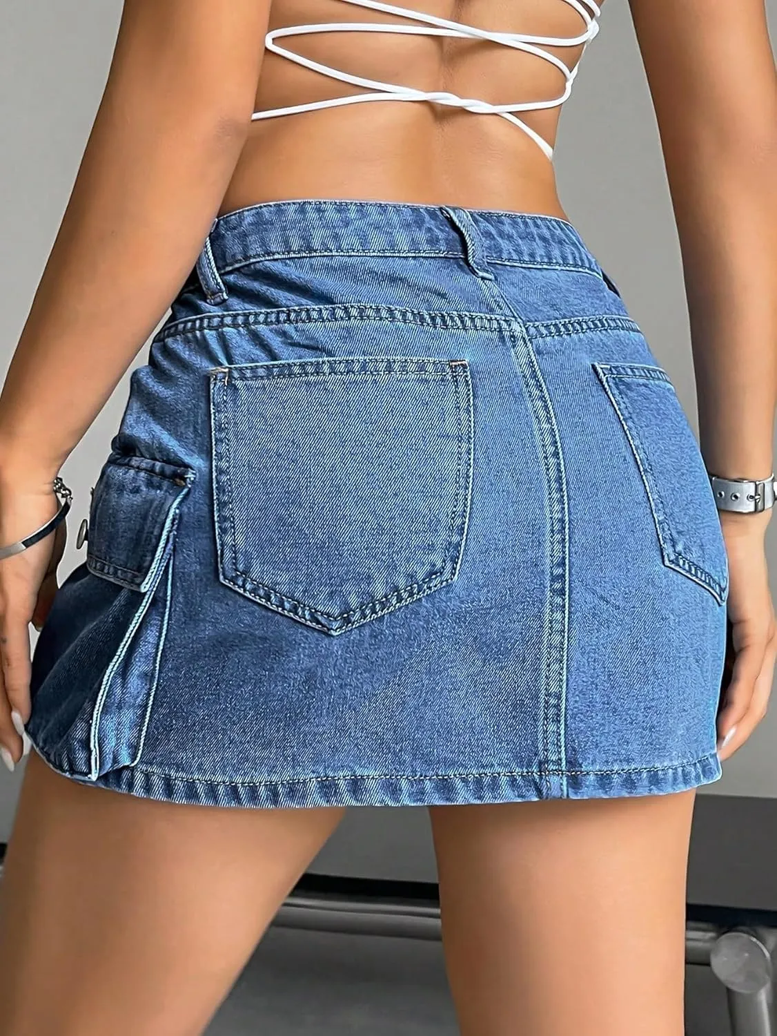 WDIRARA Women's Low Waist Cargo Denim Skirt Flap Pockets Button Bodycon Mini Skirts Y2K